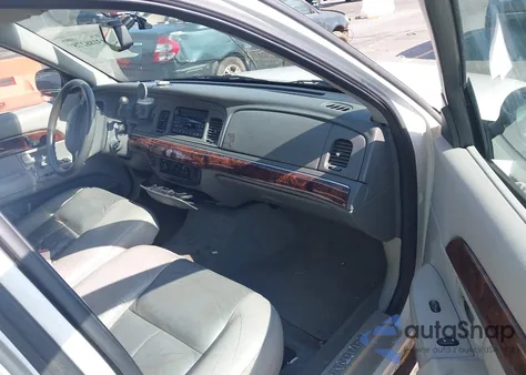 2004 Mercury Grand Marquis Gs z USA, uszkodzony, nr VIN 2MEFM74W14X678543